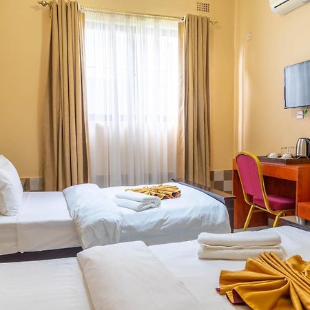 Nyamfinzi Hotel Chipata エクステリア 写真