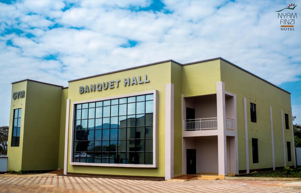 Nyamfinzi Hotel Chipata エクステリア 写真