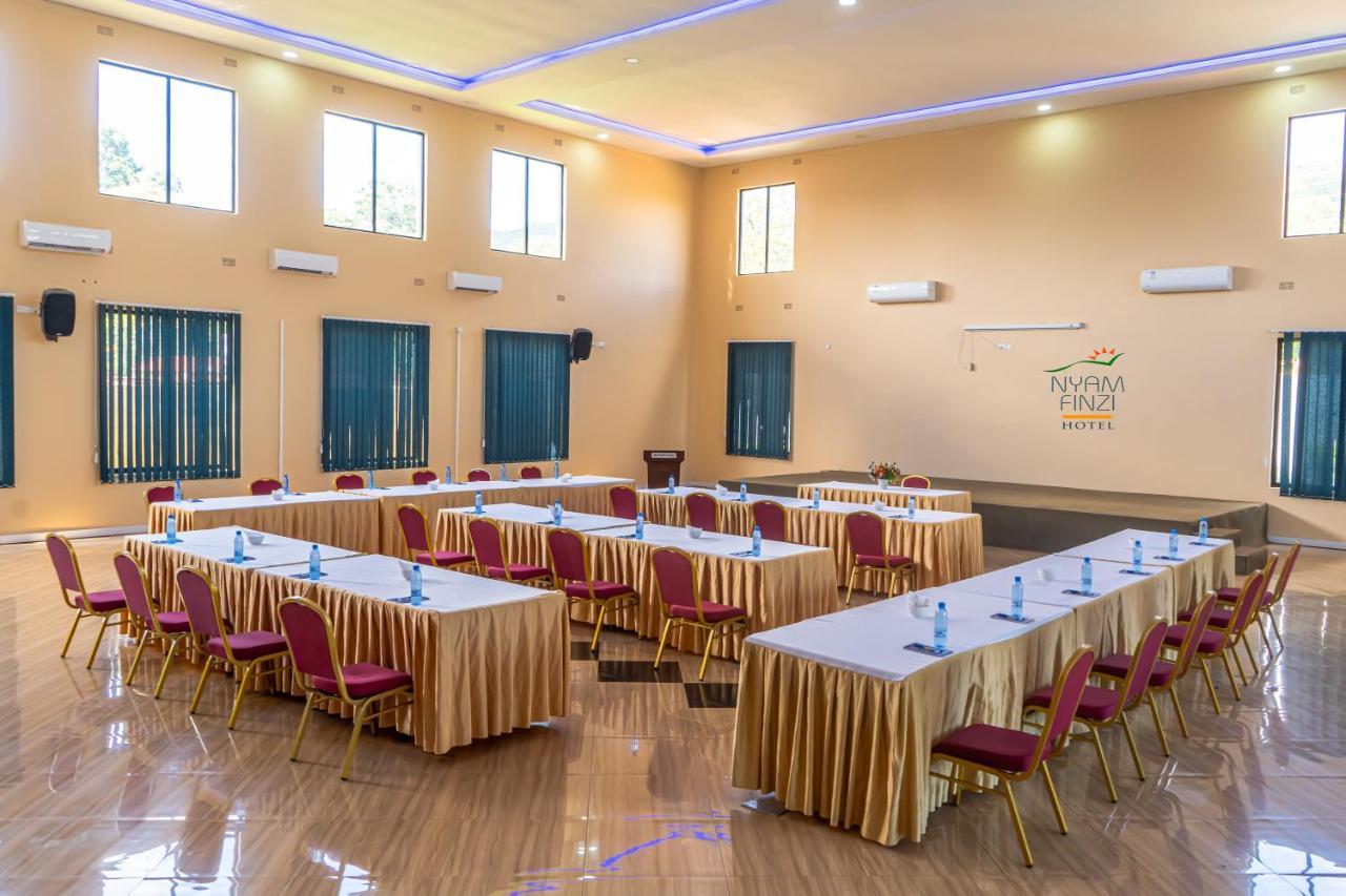 Nyamfinzi Hotel Chipata エクステリア 写真