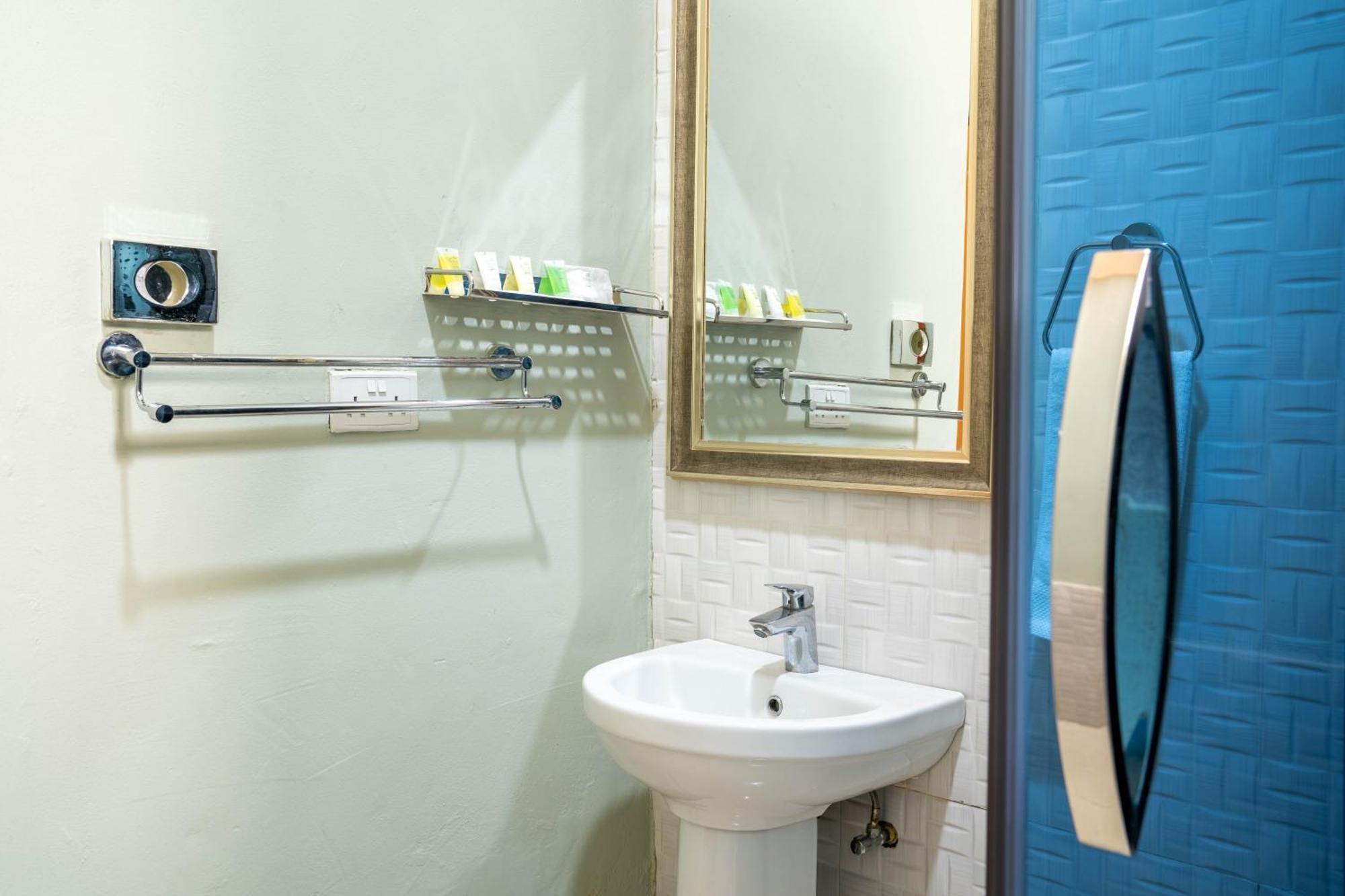 Nyamfinzi Hotel Chipata エクステリア 写真