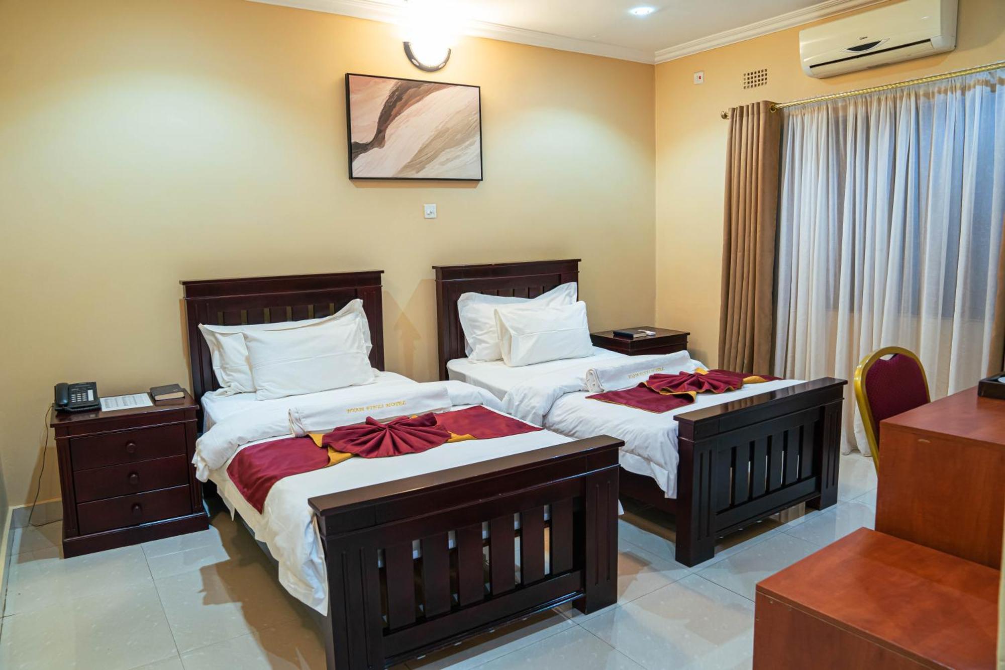 Nyamfinzi Hotel Chipata エクステリア 写真
